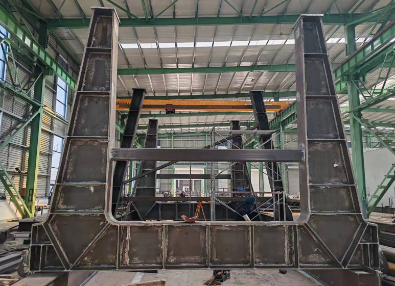 Custom Engineering Equipment Steel Structure | Gantry Crane & Bridge Erection Machine
